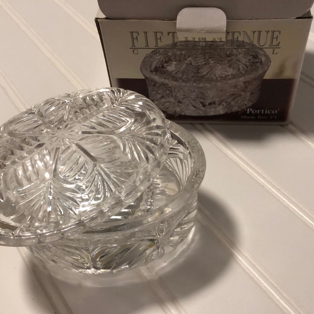 NWT Fifth Avenue Crystal Music Box 5” L